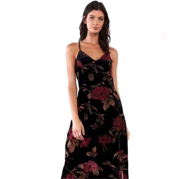 ❤ SugarLips - Black Velvet Floral Straps MaxiDress - Picture 2 of 9